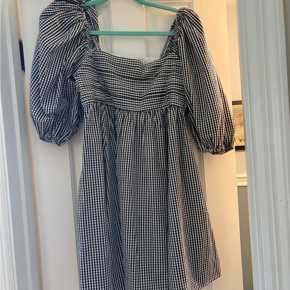 Abercrombie - Black & White Gingham Puff-Sleeve Dress- size M